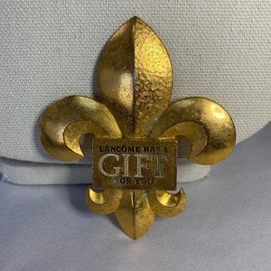 Very rare Lancôme Has A Gift for You pin brooch